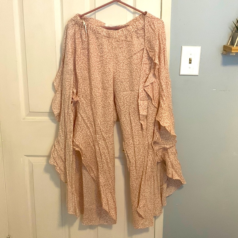 Flare, cut-out pants